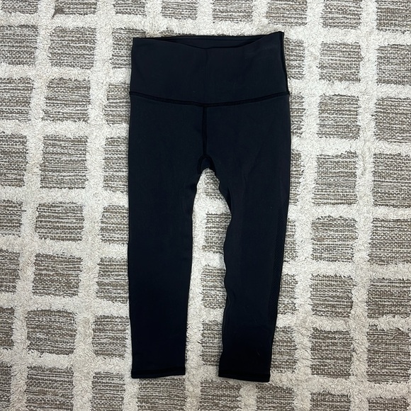 Lululemon Reveal Crop (15")
Black size 2 XXS - Picture 2 of 4
